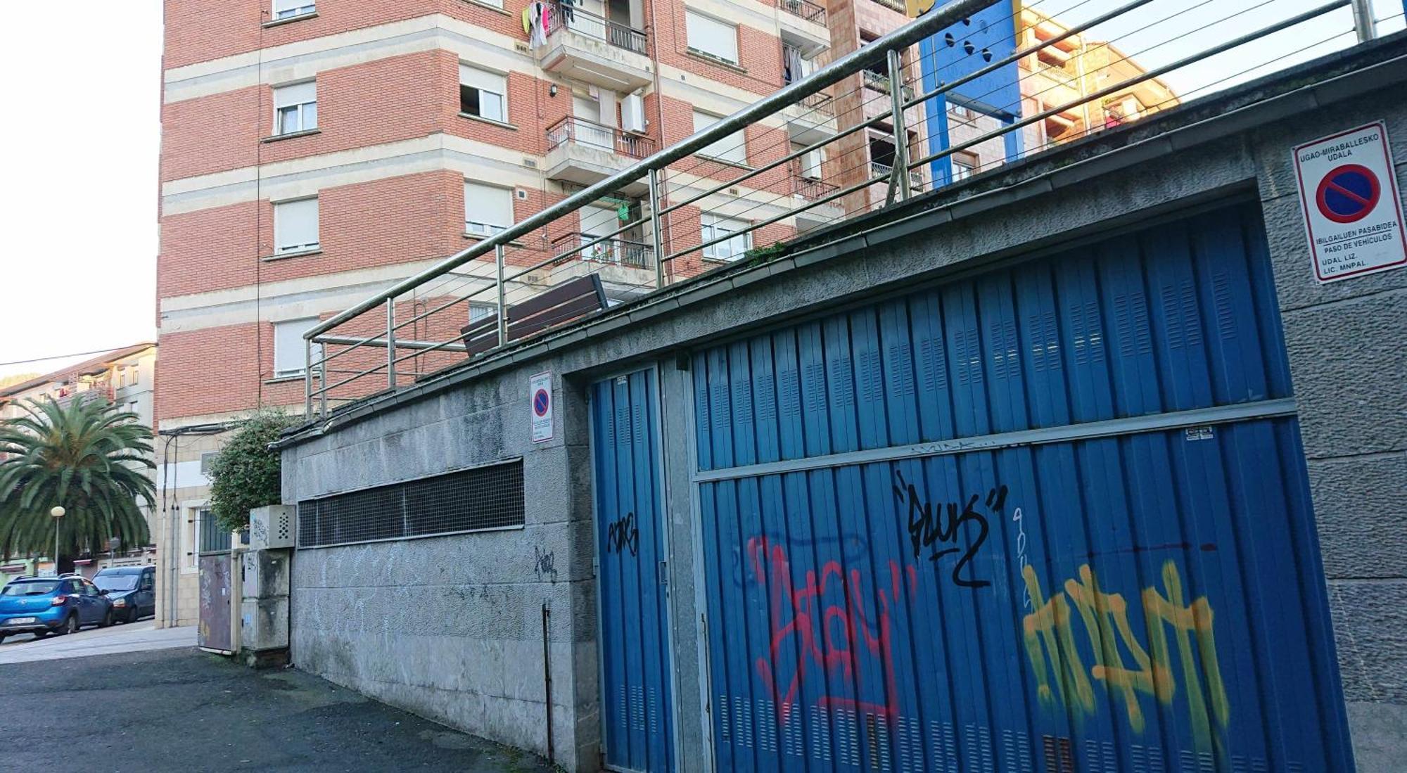 Piso Rio Nervion 15 Minutos Bilbao Daire Ugao-Miraballes Dış mekan fotoğraf