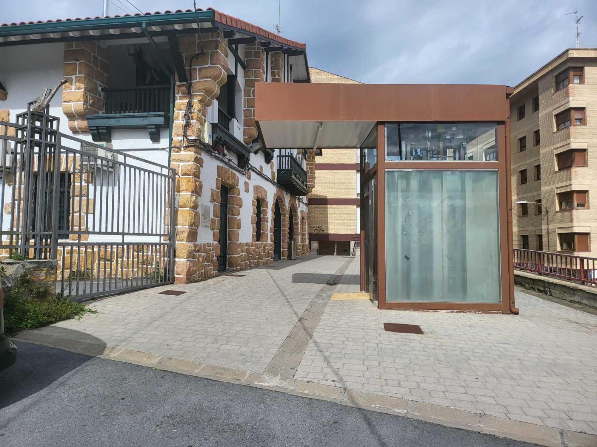 Piso Rio Nervion 15 Minutos Bilbao Daire Ugao-Miraballes Dış mekan fotoğraf